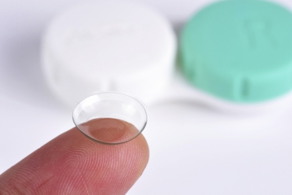 Silicone Hydrogel Contacts