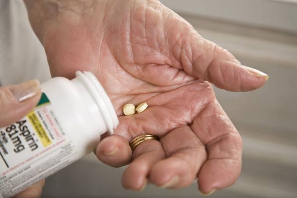 can taking aspirin increase your risk of amd